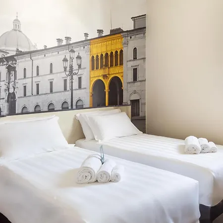 Hotel B&B Hotel Brescia 3*